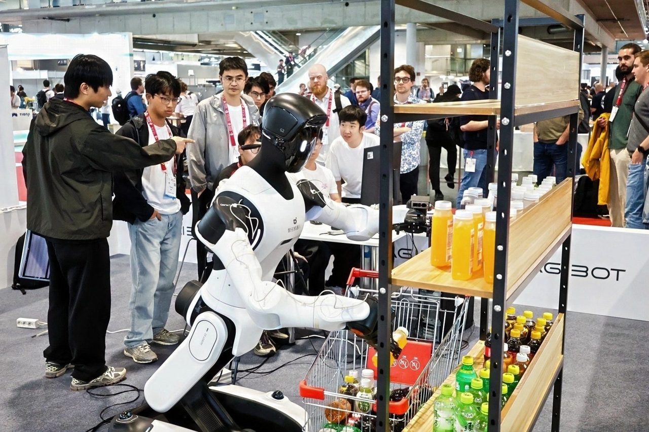 Participants tested and debugged robots in different task.PNG