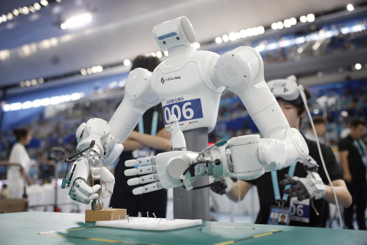 AGIBOT Wins 18 Gold Medal...