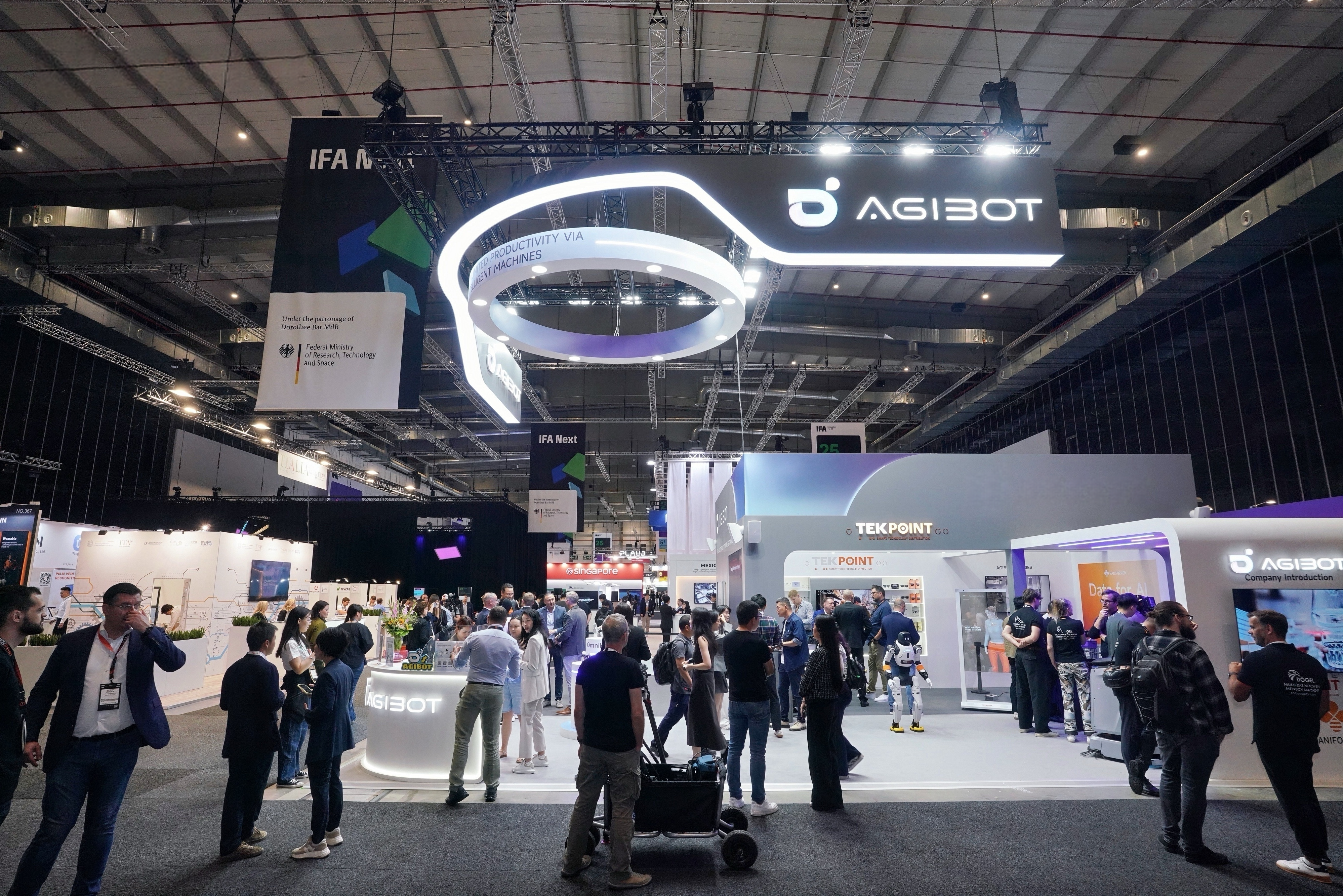AGIBOT Showcases Embodied AI Robots in A...